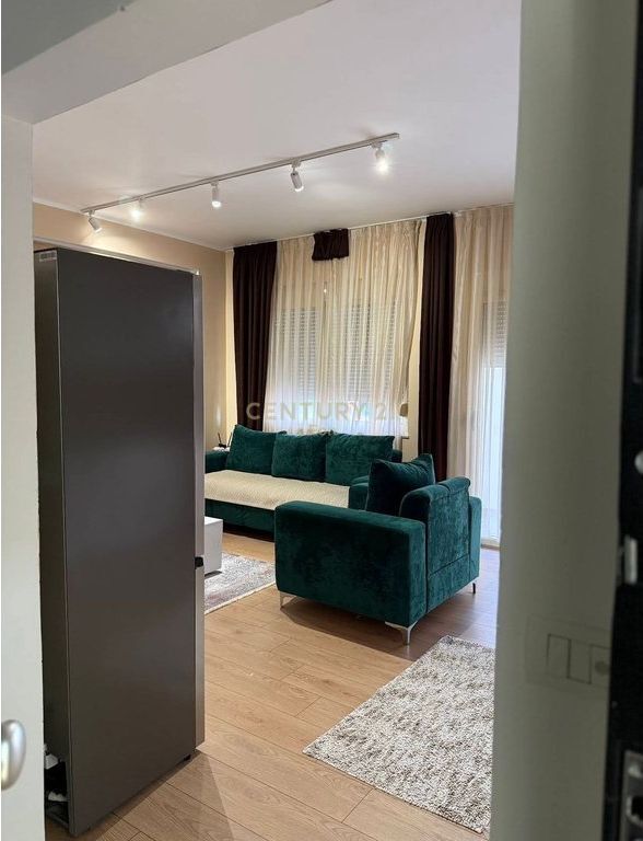 Appartamento 1+1+ Cortile 60 M² in vendita a Golem !