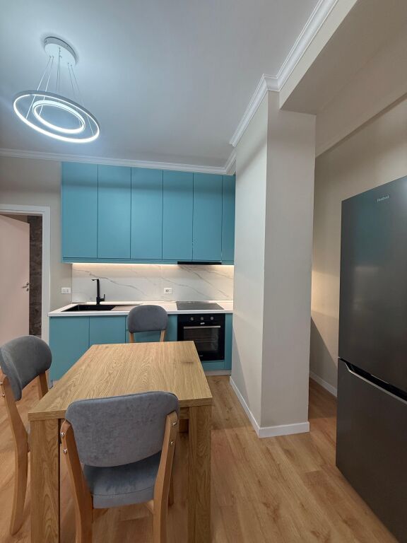 🏠AFFITTASI Appartamento 2+1 📍Via 5 Maji -Arredamento moderno 🏷️ Prezzo: 65.000 Leke/Mese