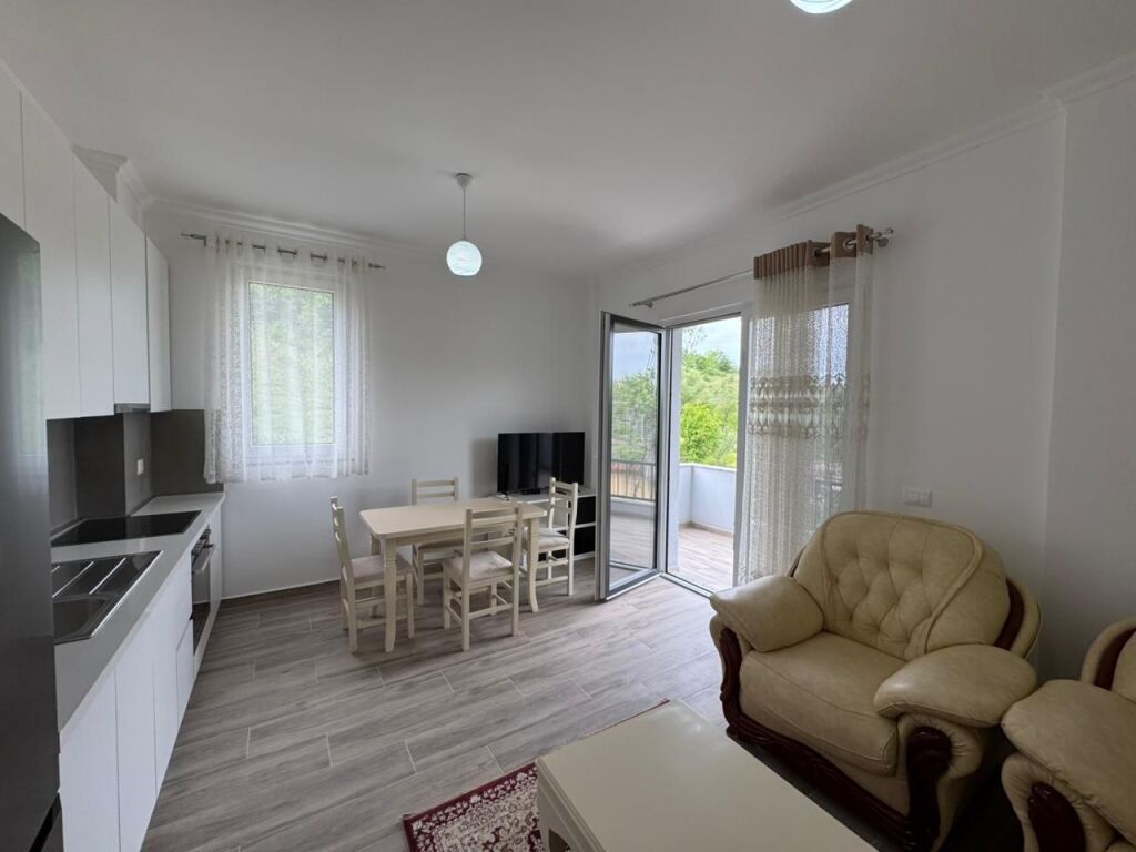 Apartament 2+1 me qira – Kombinat !