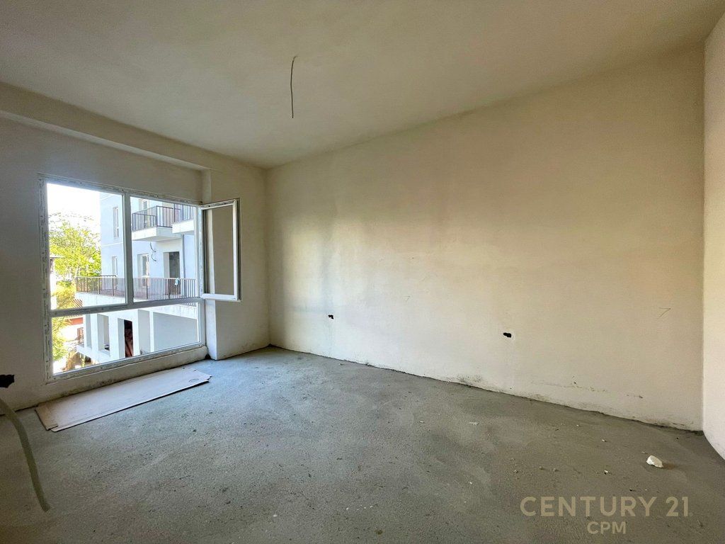 Apartment 1+1 + veranda for sale near Pharmacy 10!
