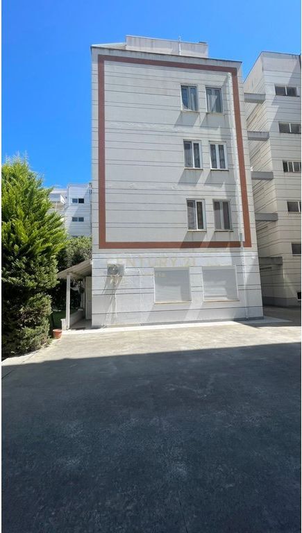 Appartamento con Veranda in Vendita vicino a Bellavista Resort, Qerret