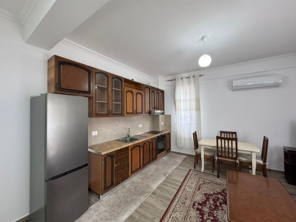 Apartament 2+1+2 Ballkone me qira – Kombinat !
