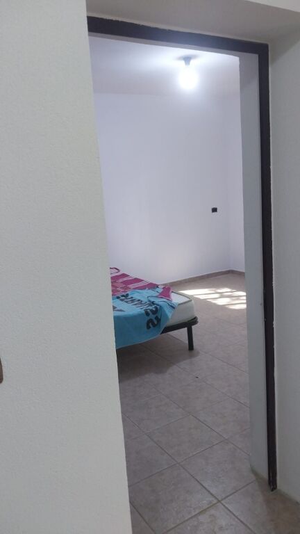 Affittasi appartamento 1+1 in una zona tranquilla e privata ad Ali Demi (vicino all'ex carcere femminile)
