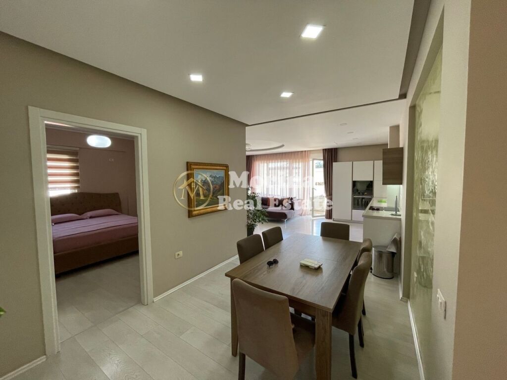Affitto | Apartament 3 + 1 | Liqeni i Thatë | 1300 €/mese