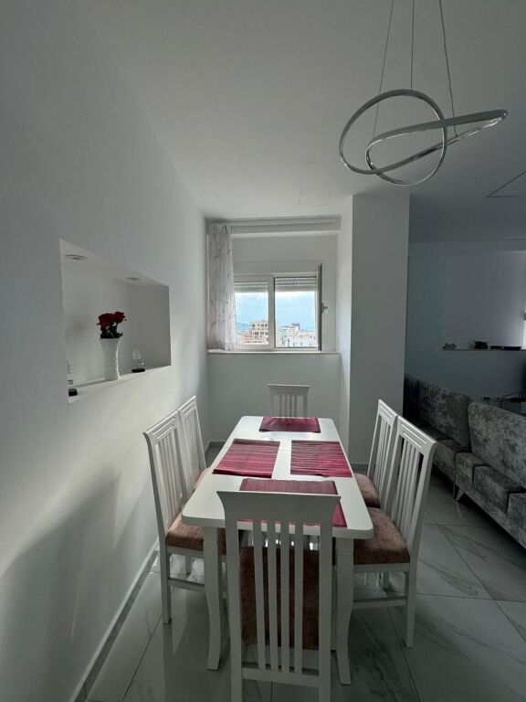 Qera | Apartament 1 + 1 | Rruga Siri Kodra | 800 €/muaj