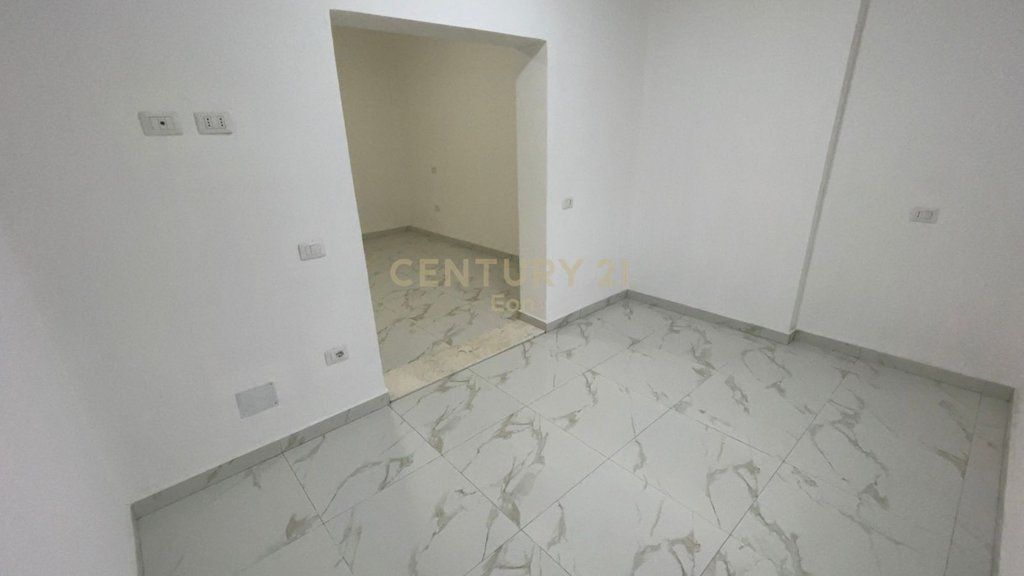 Duplex Për Shitje në Pallati i Sporteve, Qendra e Durrësit !!