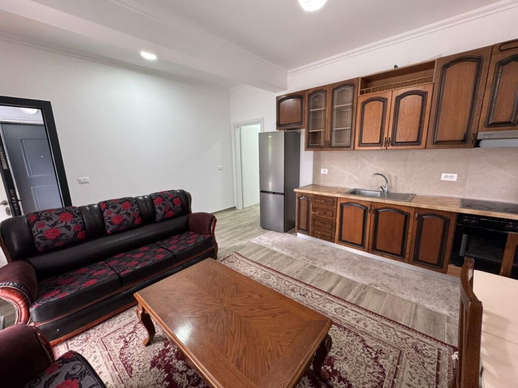 Apartament 2+1+2 Ballkone me qira – Kombinat !