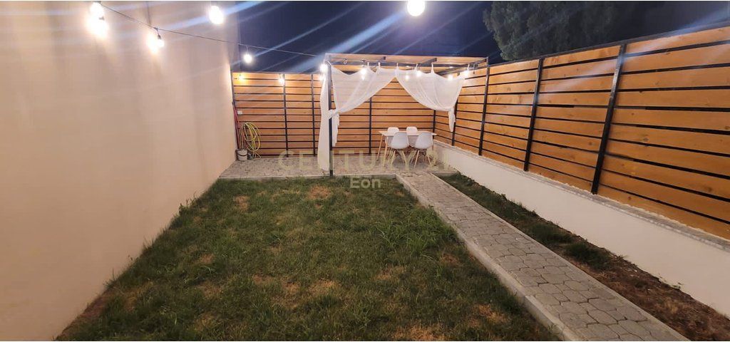 Vendesi in vendita Appartamento 1+1+ Cortile 60 M² a Golem !
