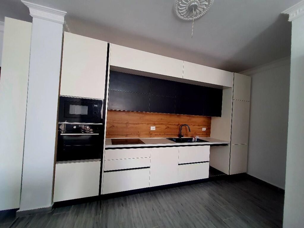 🏡 Jepet me qira apartament 2+1   📍 Zona: Yzberisht / Grand Gallery💰 Çmimi: 55,000 lekë/muaj