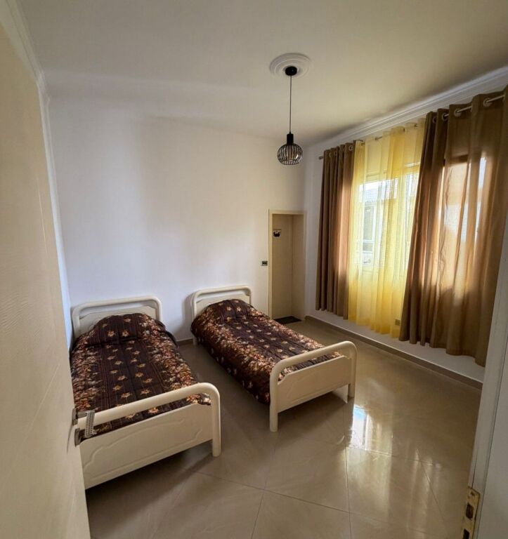 📌Appartamento 2+1 in affitto a Kodra e Diellit, vicino alla Fondazione Eleonora Kodra