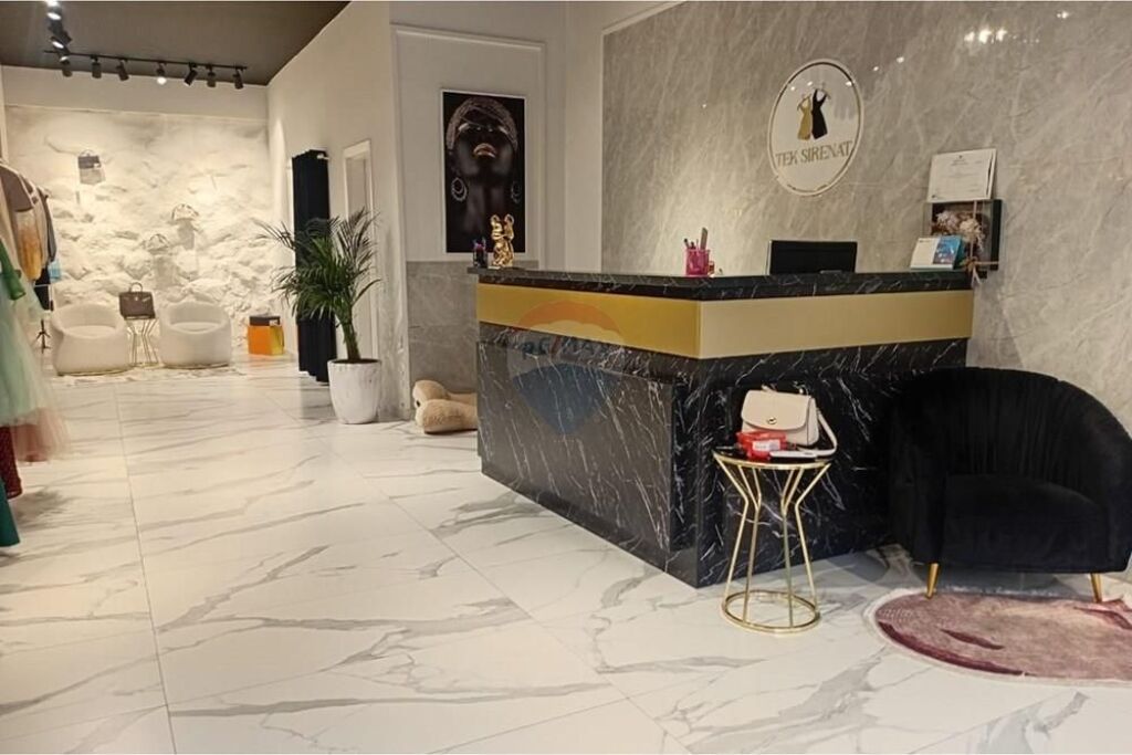 Shop for Sale Near Kristal Center Municipality