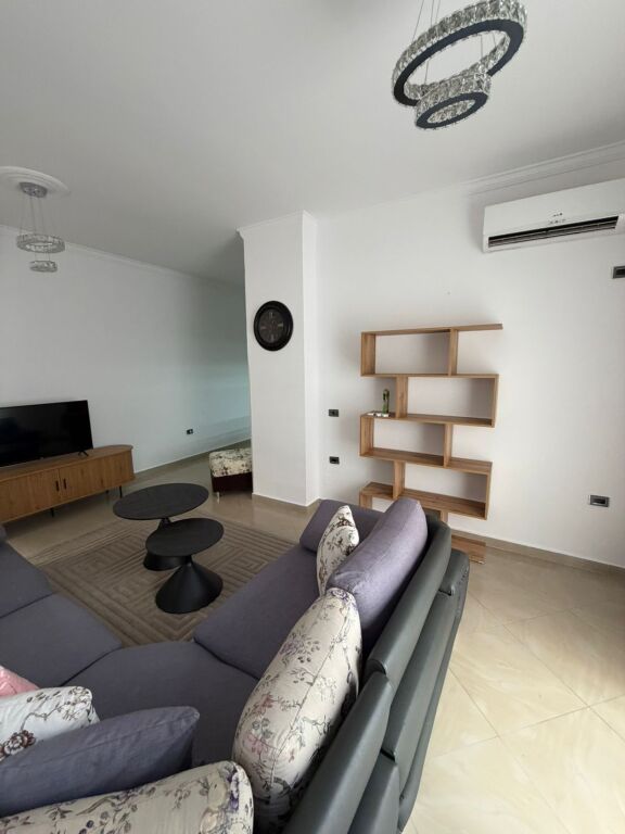🏡 Jepet me qira apartament 2+1 te Kodra e Diellit, pranë Fondacionit Eleonora Kodra 📍