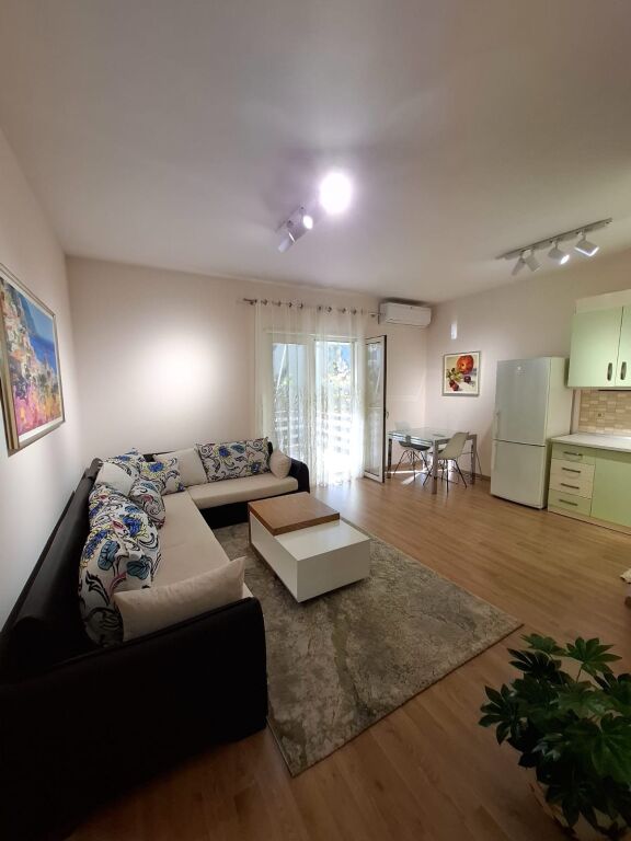 Apartament 2+1 për Qera me Post Parkingu