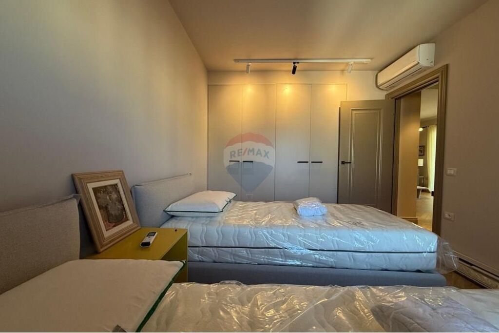 Ne shitje apartament luksoz 2+1 Rr.Elbasanit prane Ambasades Amerikane!