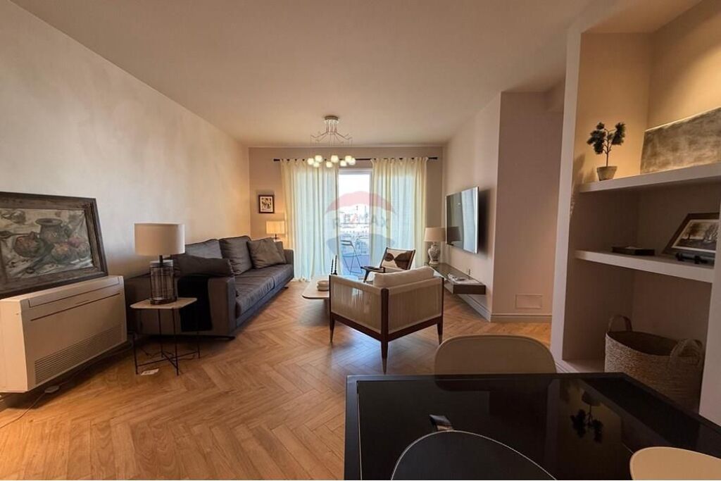 Ne shitje apartament luksoz 2+1 Rr.Elbasanit prane Ambasades Amerikane!