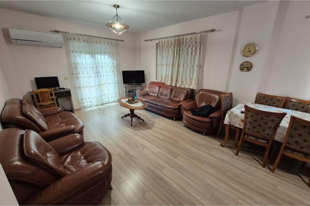 Apartament 2+1 me qira te KOMUNA PARISIT