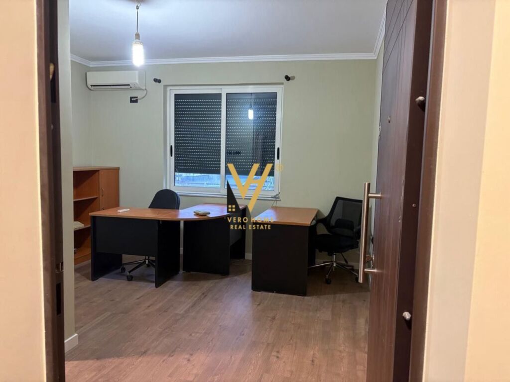 UFFICIO 50 M2 IN AFFITTO A BLLOKU 600 EURO