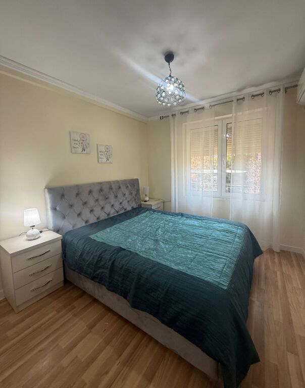 Dhome paradhome e mobiluar,lulishtja 1 maji,500euro,dhe per airbnb