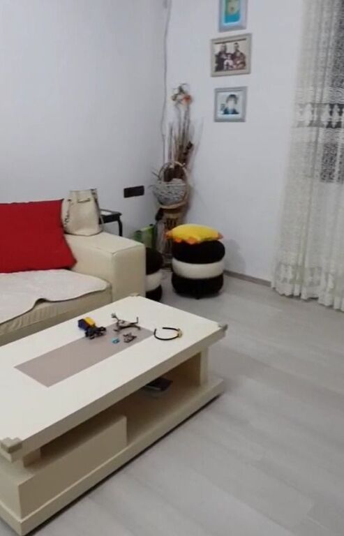 Vilë 2+1 me qira – Zona e Institutit !