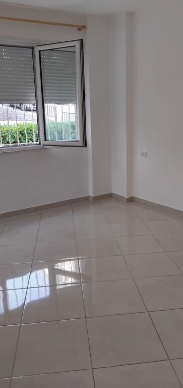 2+1, vuoto, residenziale o ufficio, complesso mateo, zoo, 500 euro