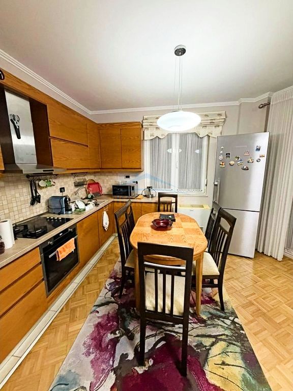 Qera , Apartament 2+1 , Sheshi Willson , Tirane
