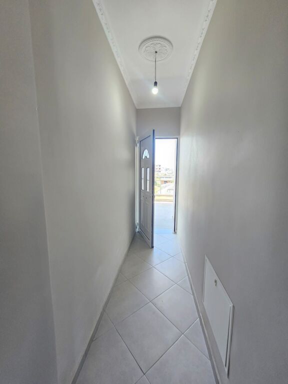 JEPET ME QERA SUPER APARTAMENT 2+1 I MOBILUAR  NE ISH KËNETË DURRËS
