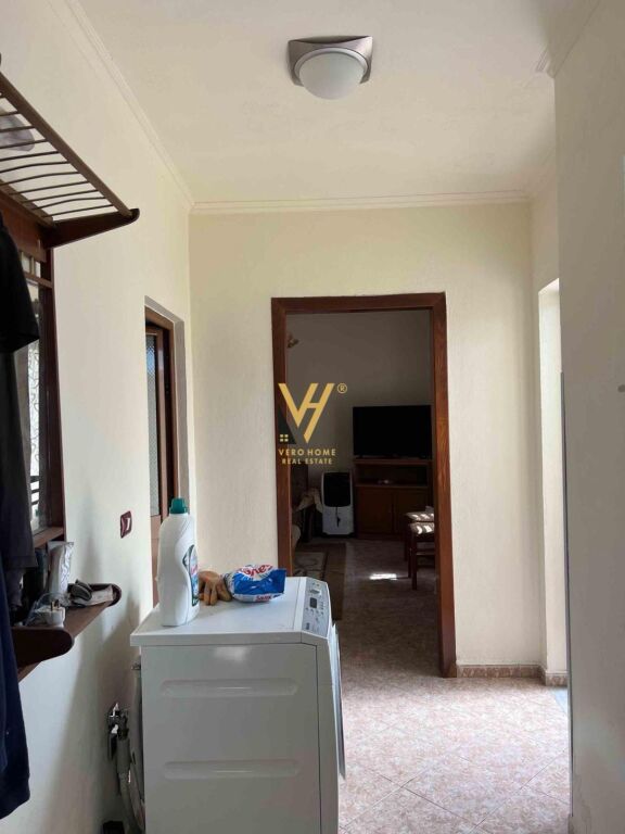 JEPET SHTEPI PRIVATE 2+1 ME QIRA TE JORDAN MISJA 400 EURO