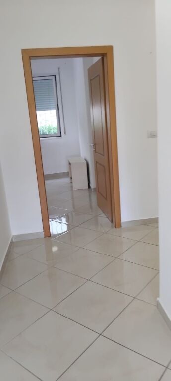 2+1, vuoto, residenziale o ufficio, complesso mateo, zoo, 500 euro
