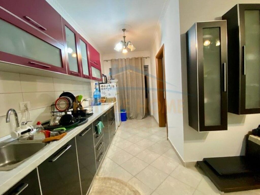 Shitet, Apartament 2+1, Unaza e Re, Tiranë