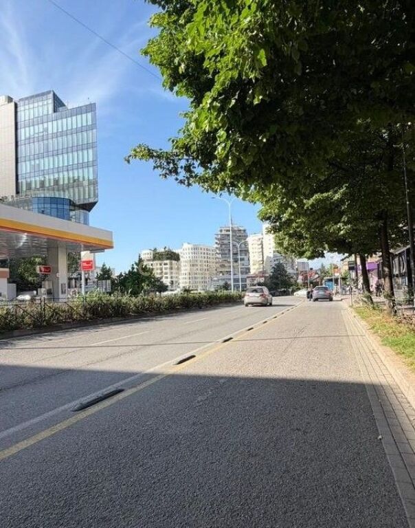 ZOGU I ZI, VENDIAMO AMBIENTE COMMERCIALE !