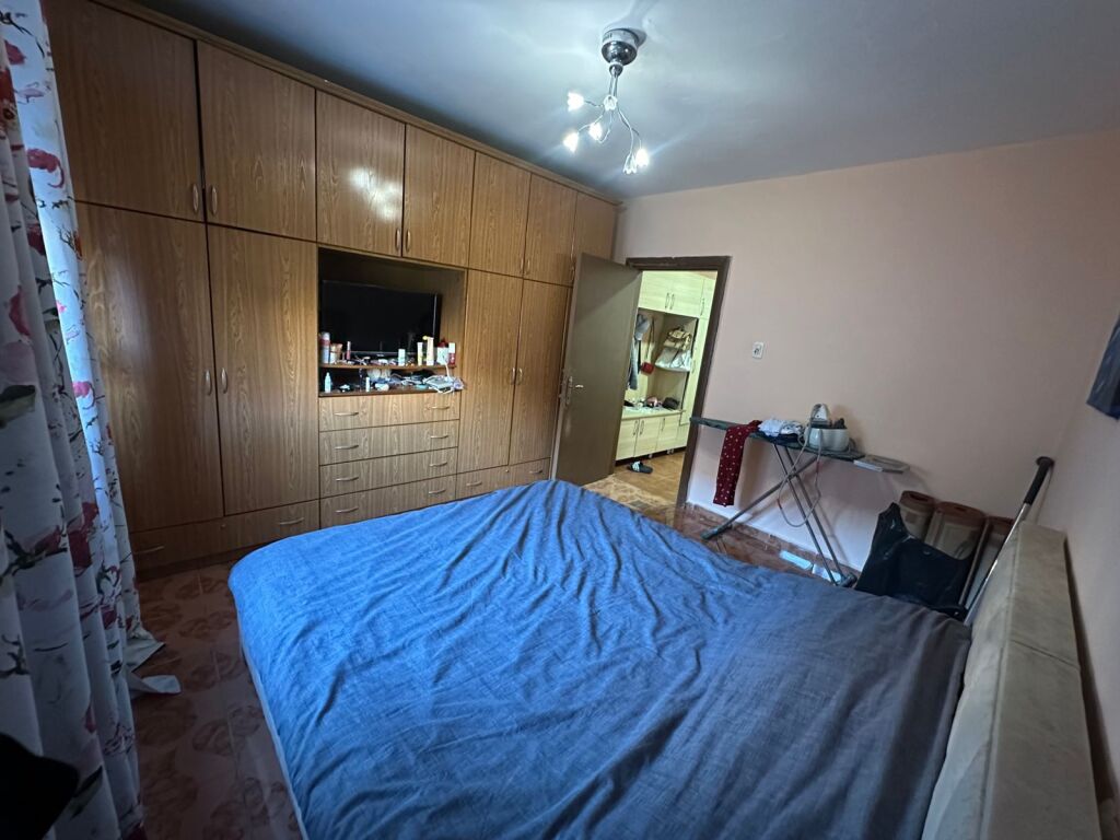 🏠 Appartamento 1+1 in affitto📍 Indirizzo: Di fronte al Ministero della Difesa, a 50 m dalla scuola “Ramazan Jarani”💶 Prezzo: 35.000 lek/mese
