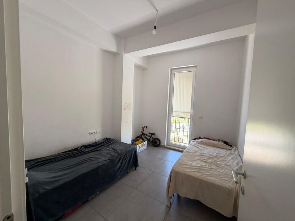 🏡 Jepet me qira apartament 3+1+2 📍 Tek 5 Maji💶 Çmimi: 700 Euro / muaj (i diskutueshëm)