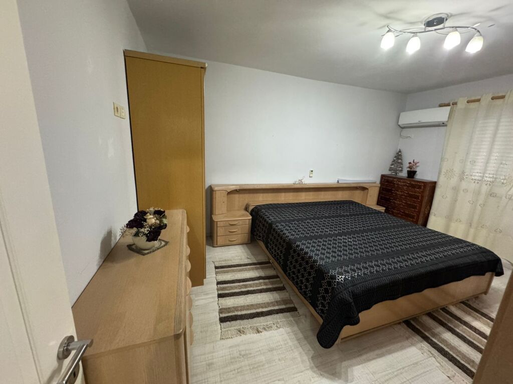 apartament 1+1 me qira tek Materniteti i Ri