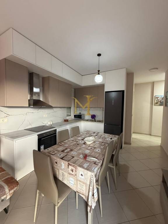 APARTAMENT 2+1 LURA 2 GJIRI LALEZIT