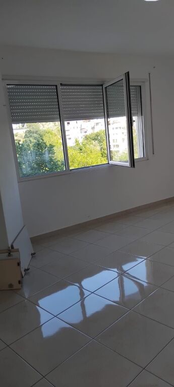 2+1, vuoto, residenziale o ufficio, complesso mateo, zoo, 500 euro