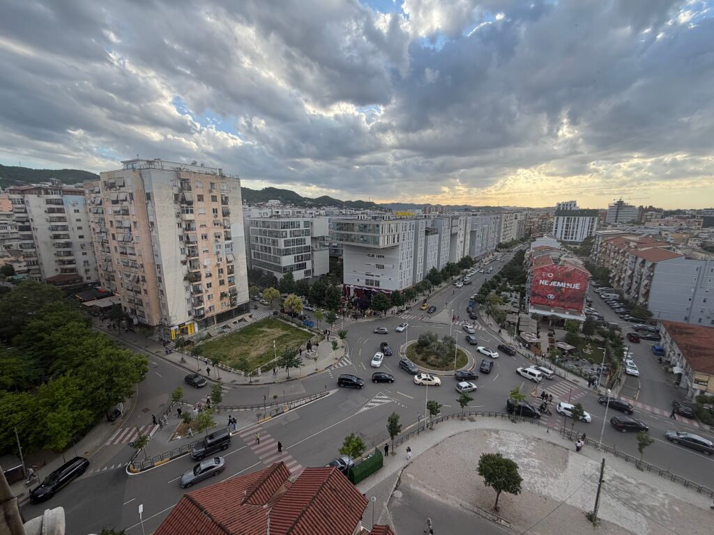 2*1,per zyra ose banim,te komune e parisit,500 euro