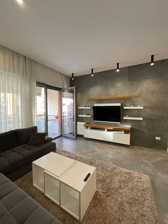 JEPET ME QIRA | APARTAMENT LUKSOZ 2+1+2 + POST PARKIMI | KOMPLEKSI DELIJORGJI