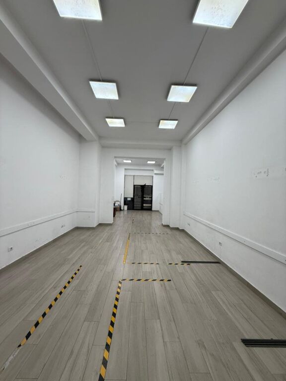 NEGOZIO IN AFFITTO 88.7 M2 COMUNE DI PARIGI 1.800 EURO FH-73211