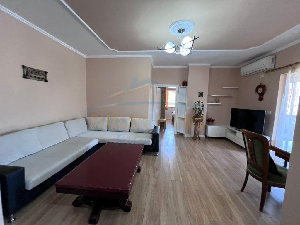 Affitto, Appartamento 2+1, Xhamllik, Tirana.