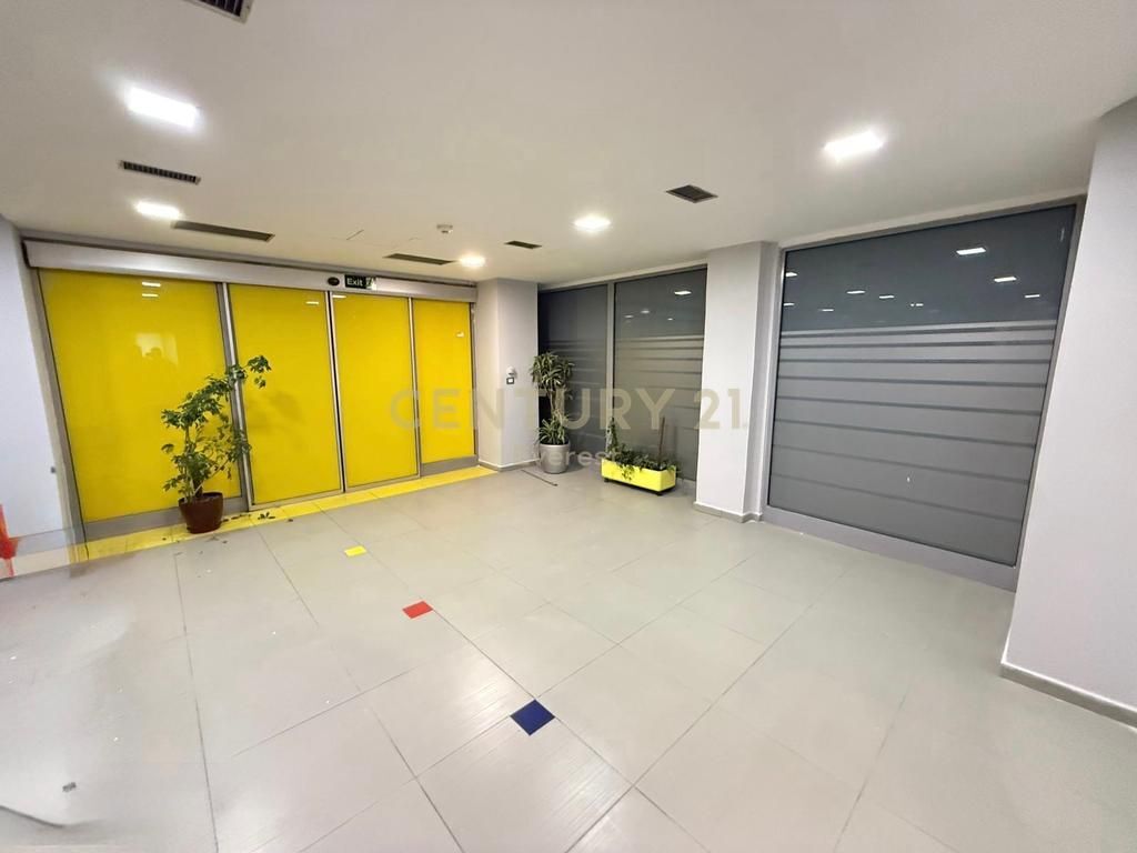 KAVAJA STREET, COMMERCIAL SPACE FOR RENT
