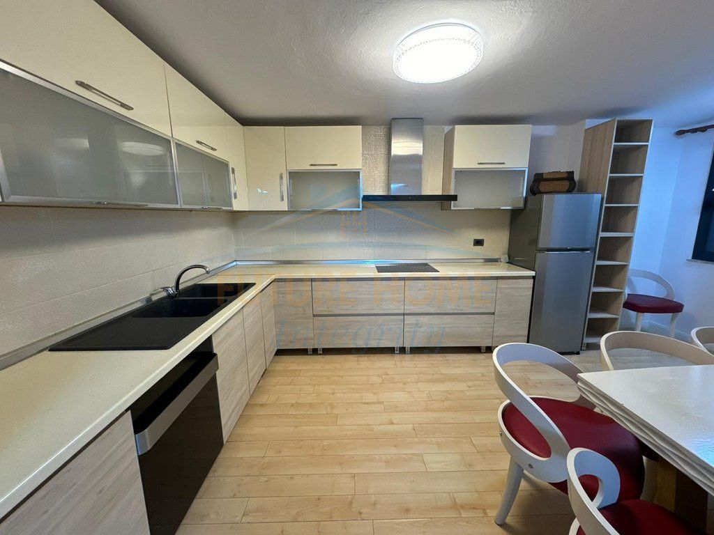 Shitet, Apartament 2+1, Shkolla e Baletit, Tiranë