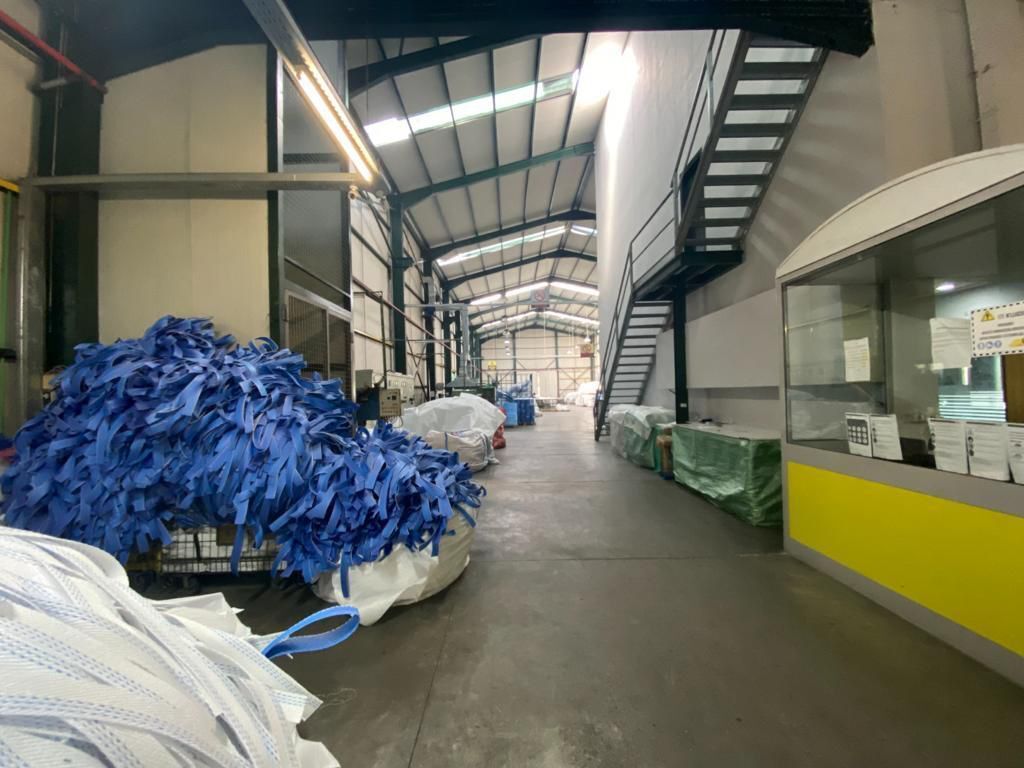 Shitet magazinë industriale premium në autostradën Durrës–Tiranë 🚛