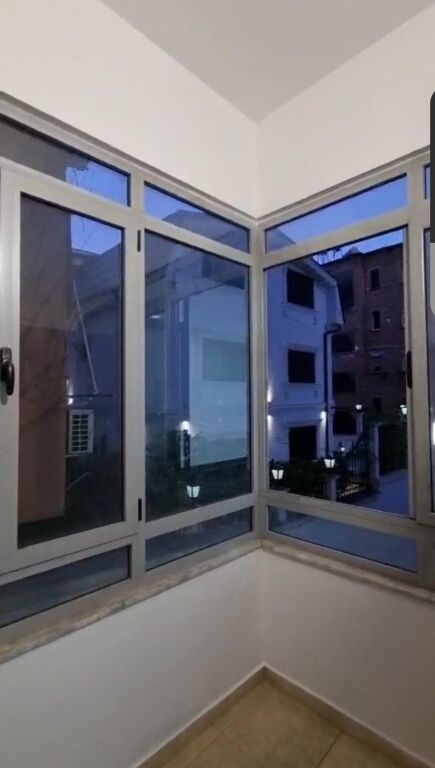 Affitto | Ambjent Biznesi | Rruga Myslym Shyri | 960 €/mese