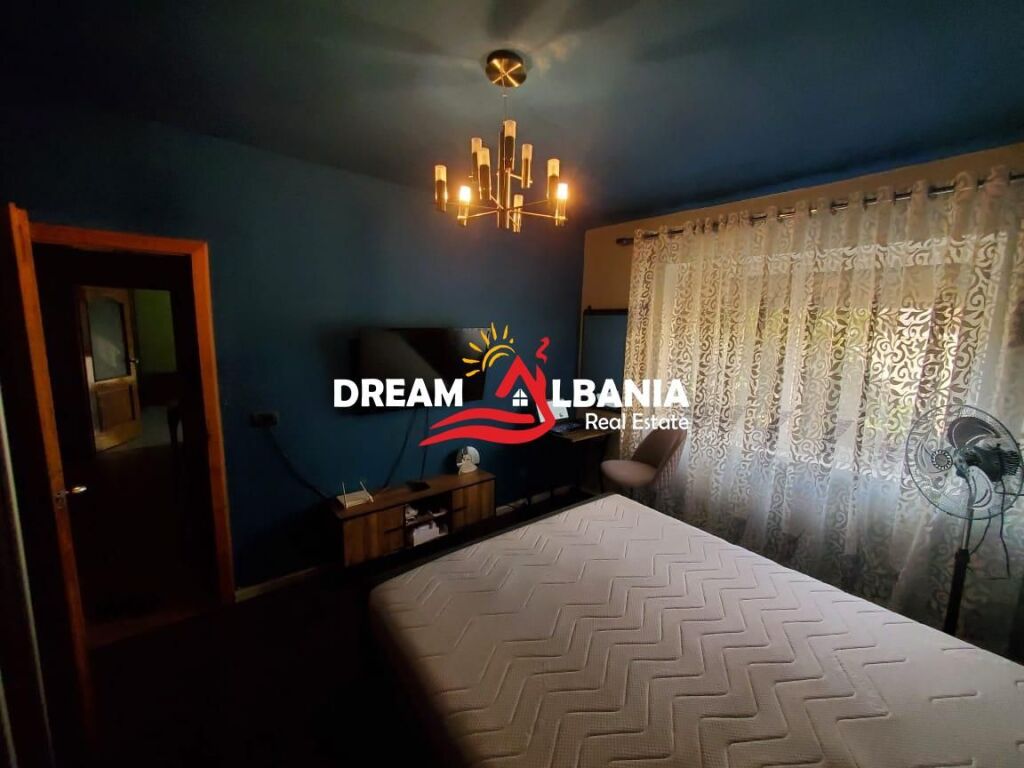 Shitet Apartament 3+1+2WC tek 21 Dhjetori, Prane Kryqezimit (ID 4139191)