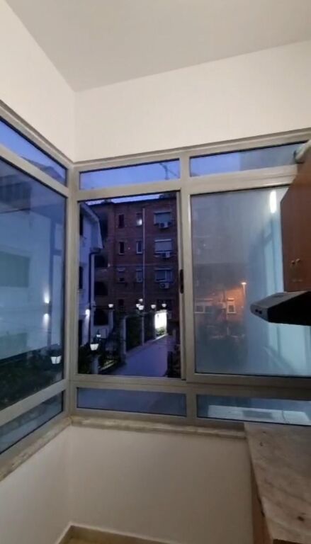 Affitto | Ambjent Biznesi | Rruga Myslym Shyri | 960 €/mese
