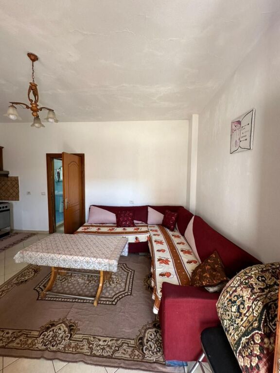 Jepet me qira apartament 1+1 në Astir