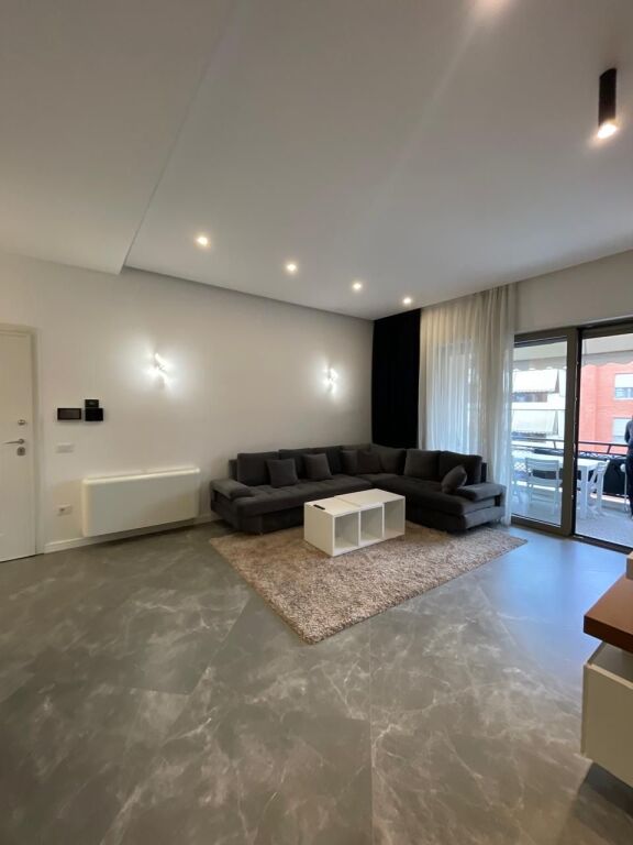 JEPET ME QIRA | APARTAMENT LUKSOZ 2+1+2 + POST PARKIMI | KOMPLEKSI DELIJORGJI