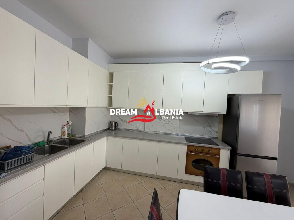 Jepet me qera apartament 2+1+2 me Post parkimi tek 9 -kateshet, Tirane (ID 42214979)
