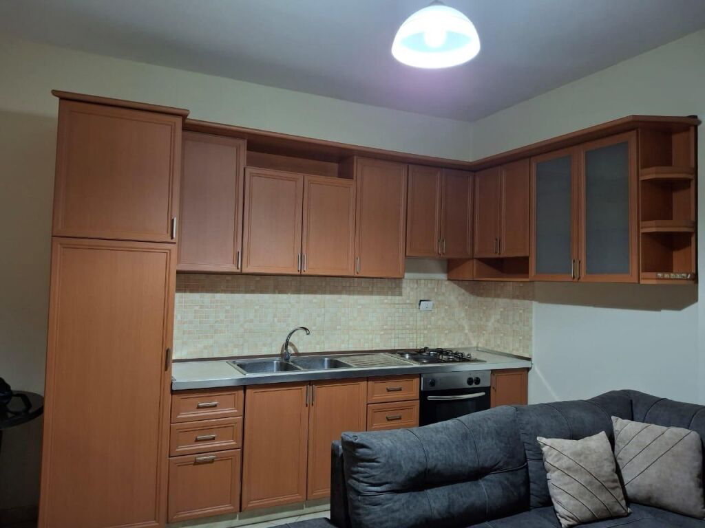 🏢Via Dibra, Complesso Halili, appartamento 1+1 in affitto, arredato 45.000 Leke