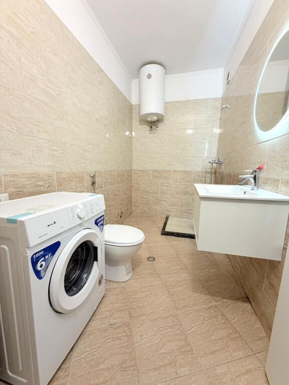 Shitet Apartament 1+1